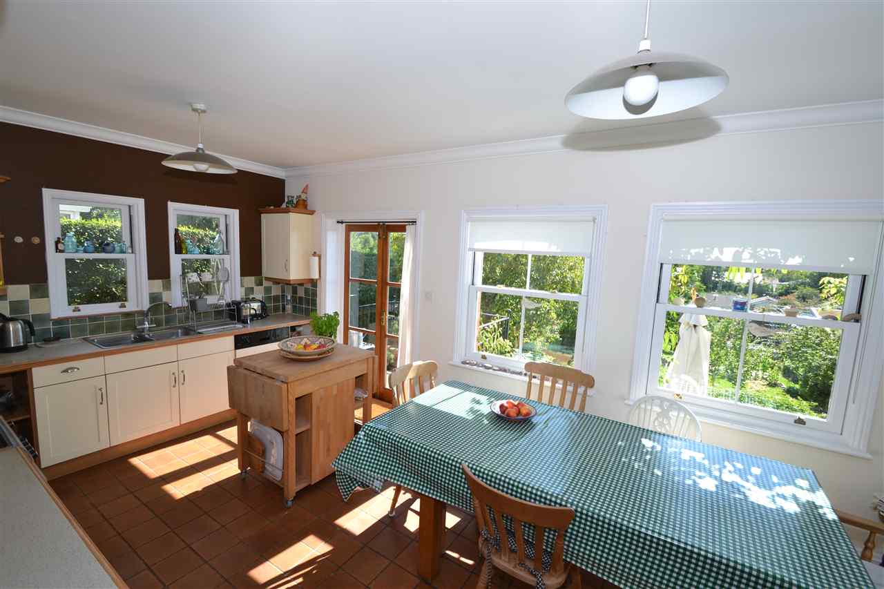 resized-2349823-Kitchen Breakfast Room 1.JPG